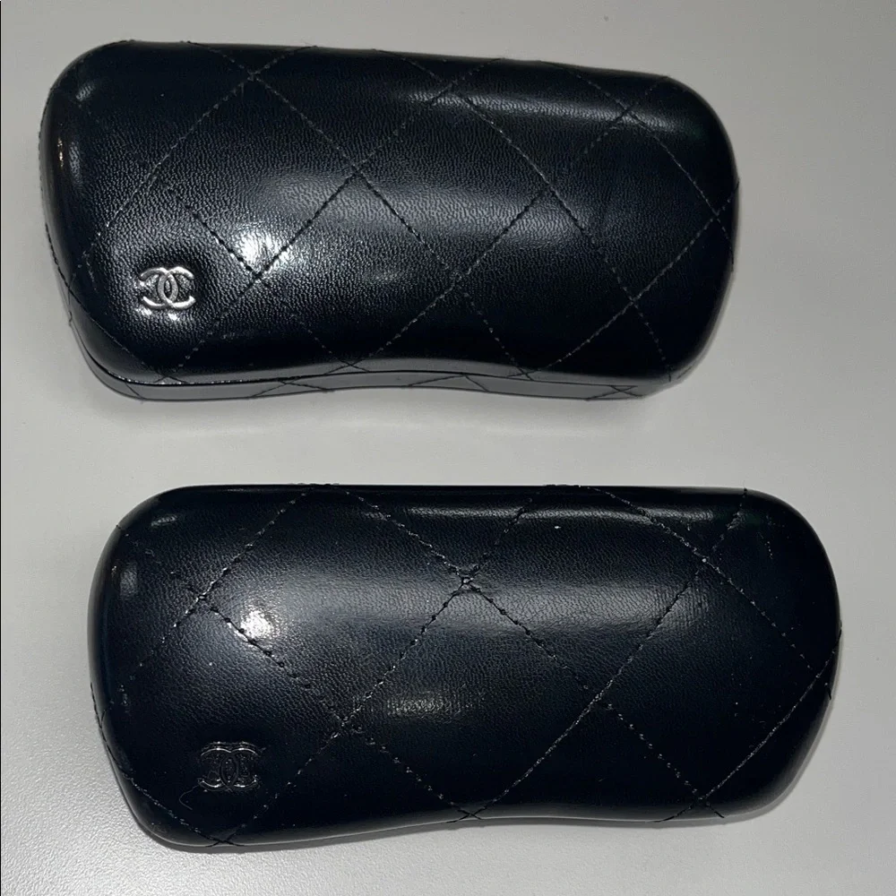 MBlack Quilted Eyewear Case Bundle / Preowned